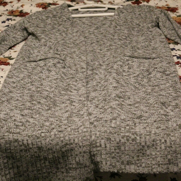 long cardigan with pockets - Picture 3 of 4